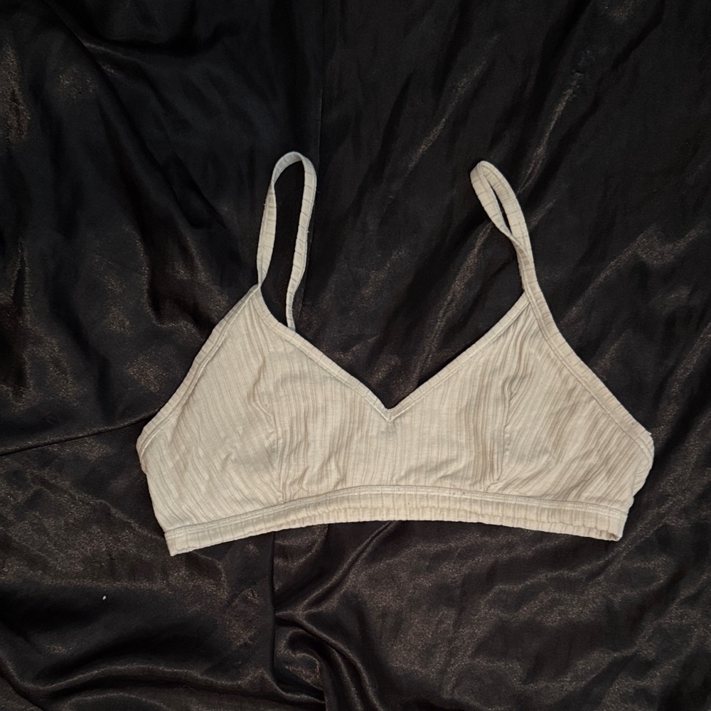 Soft Ribbed Bralette - white